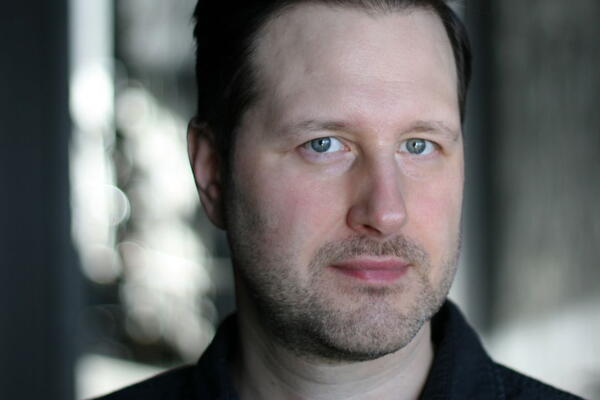 Viktor Lukawski headshot